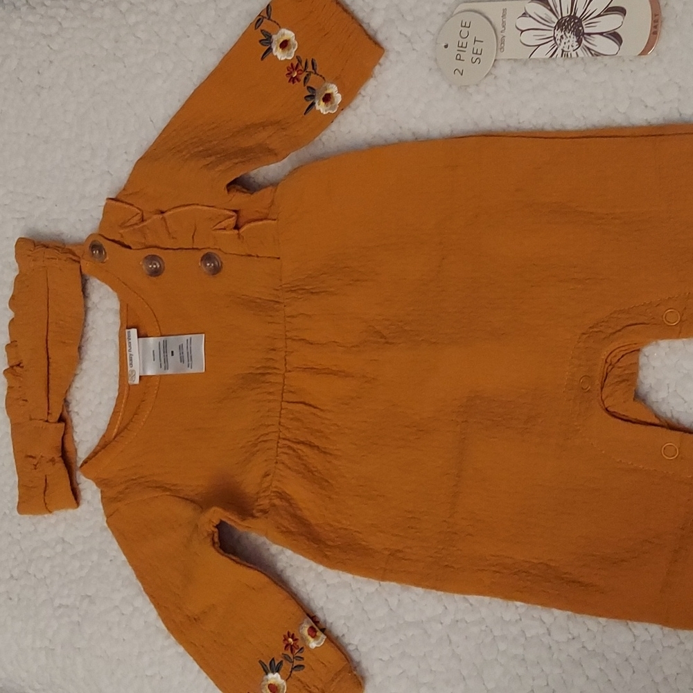 Daisy Fuentes 2 pc outfit with headband